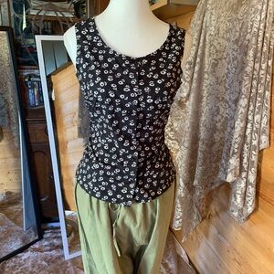 Vintage Y2K Floral Black and White Sleeveless Top.‎ Size Small Coquette Feminine